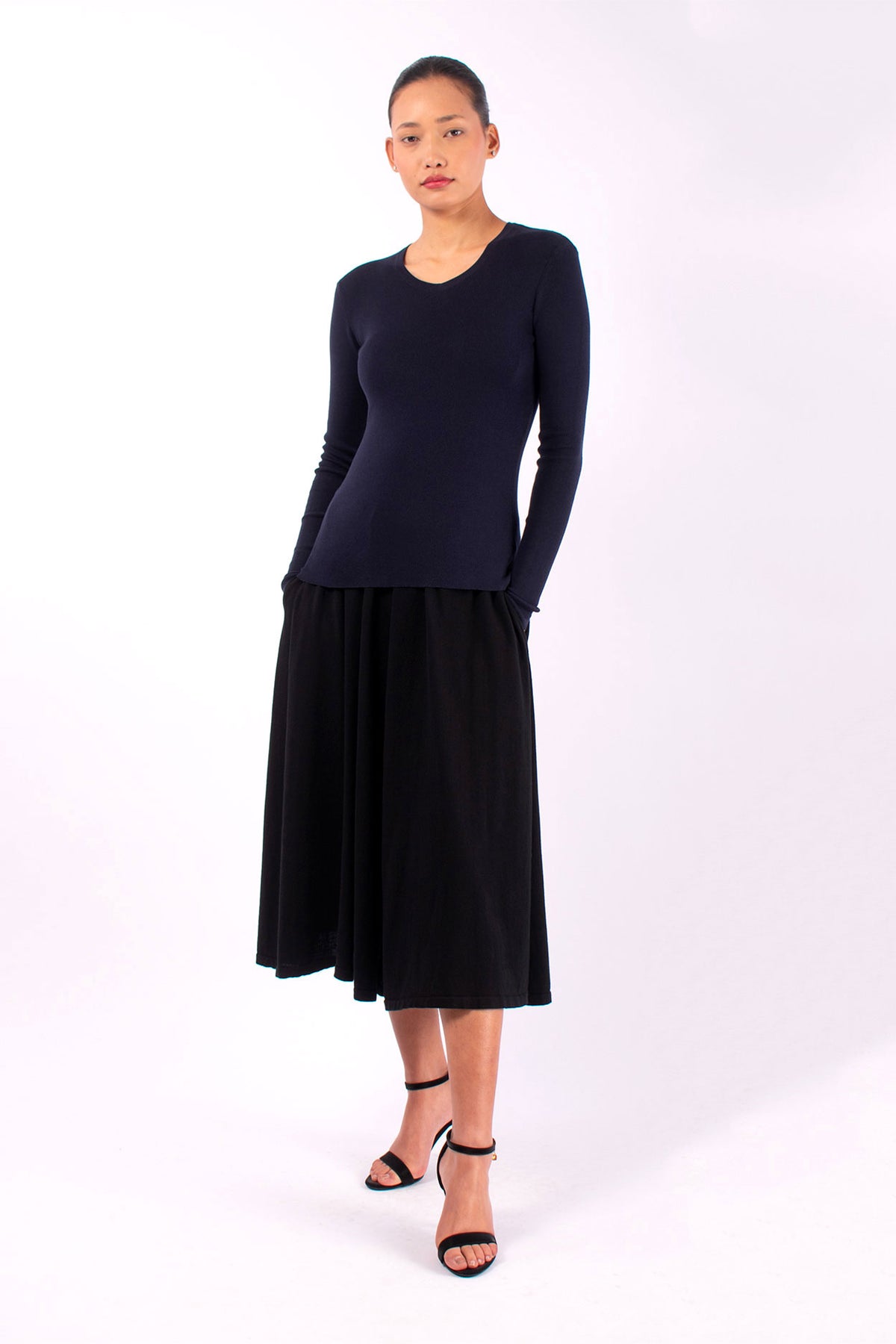 #1471 Long Sleeve High V-neck in Organic Cotton- Blue Carlo — Lars Andersson, view 5