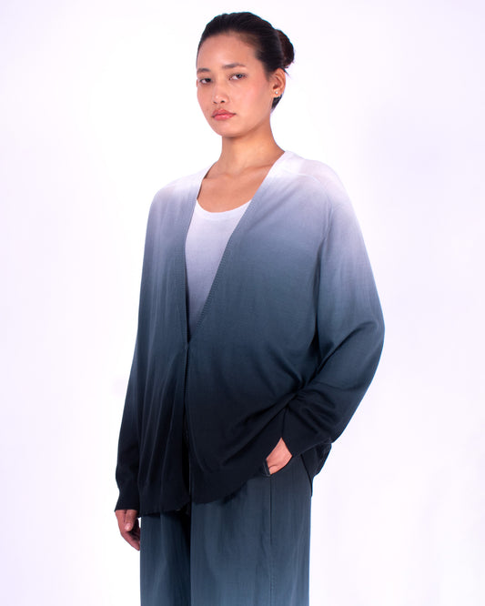 #1205 Oversized v-neck cardigan in organic cotton