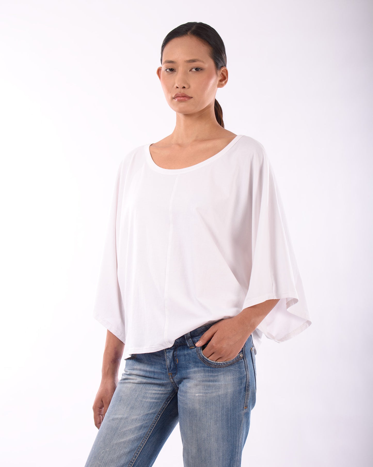 #CS004 Scoop-neck wing sleeve top in organic cotton jersey