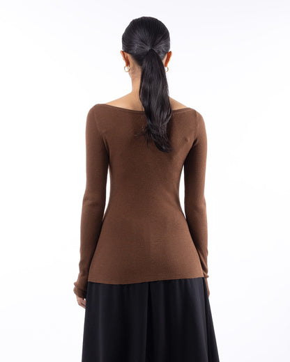 #1001 Long sleeve bateau top cognac 120's superfine merino