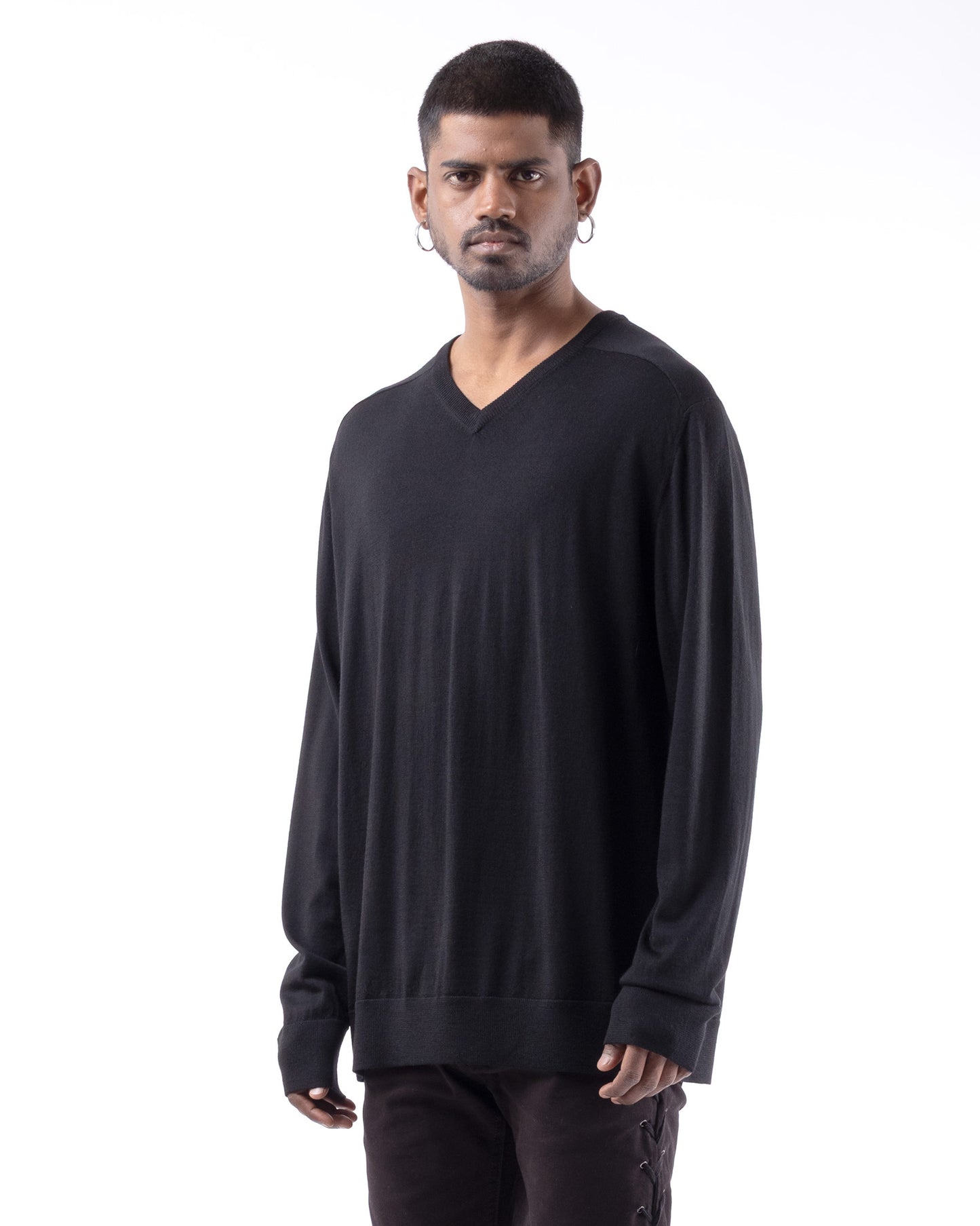 #1086 Oversized V-neck 120's Superfine Merino — Lars Andersson, view 2