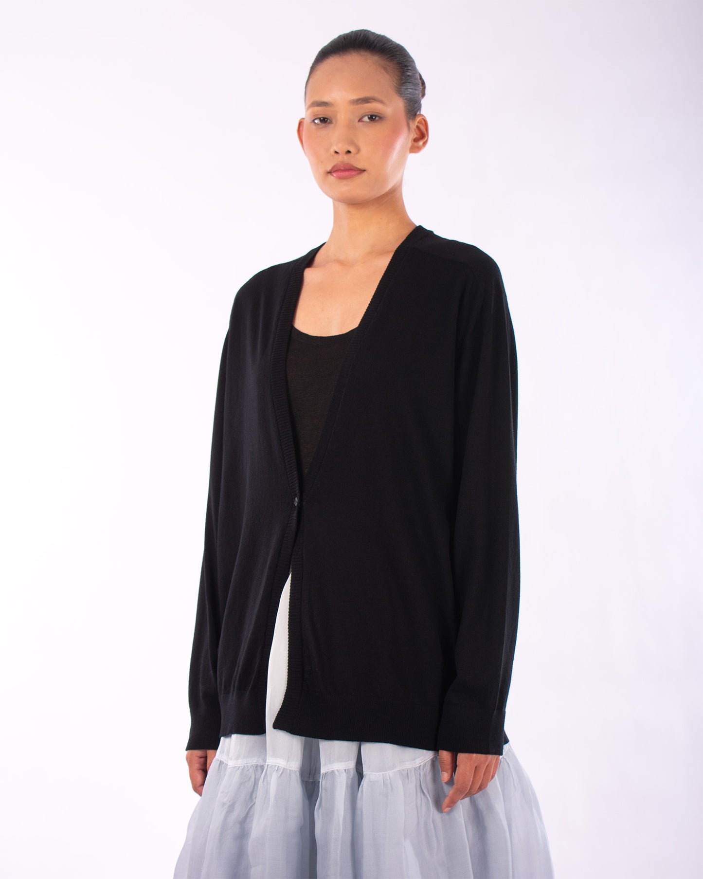 #1205 Oversized v-neck cardigan in organic cotton