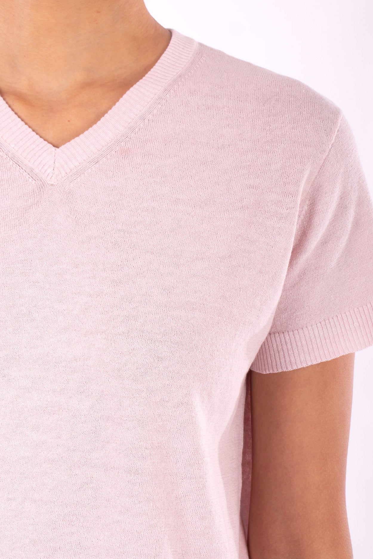 #1230 Cropped Short Sleeve V-neck Sweater In Linen And Organic Cotton-Blush — Lars Andersson, view 4