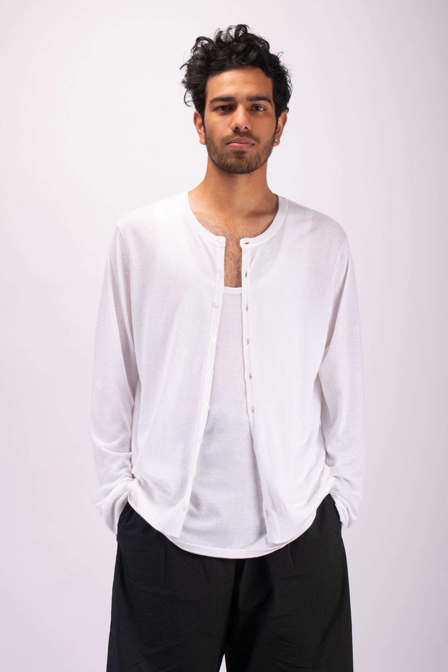 #1323 Crewneck cardigan in organic cotton