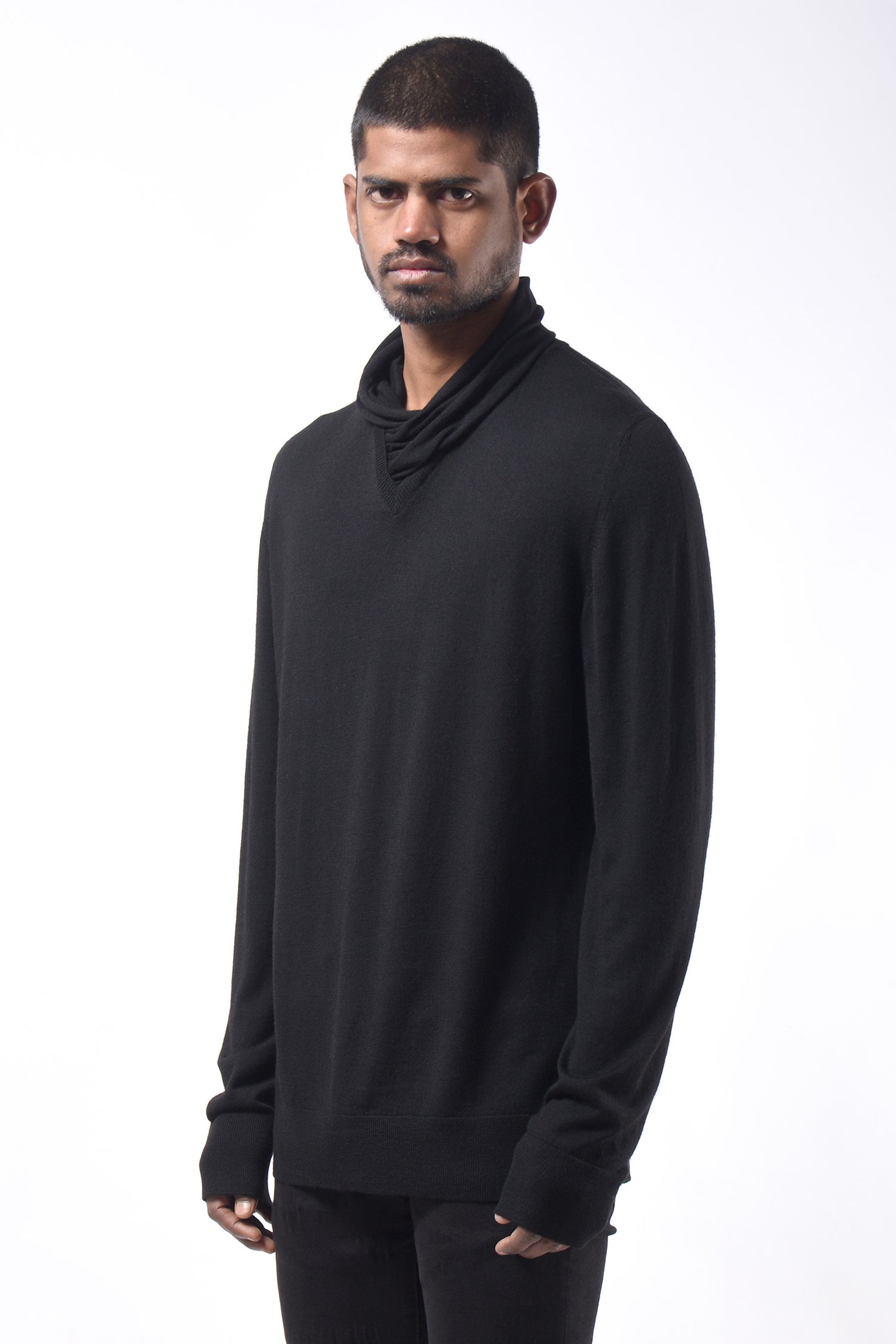#789 V-Neck Sweater in Superfine Merino- Black — Lars Andersson, view 2