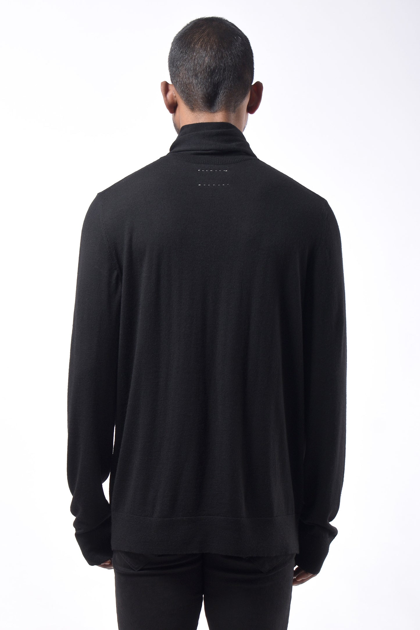 #789 V-Neck Sweater in Superfine Merino- Black — Lars Andersson, view 3