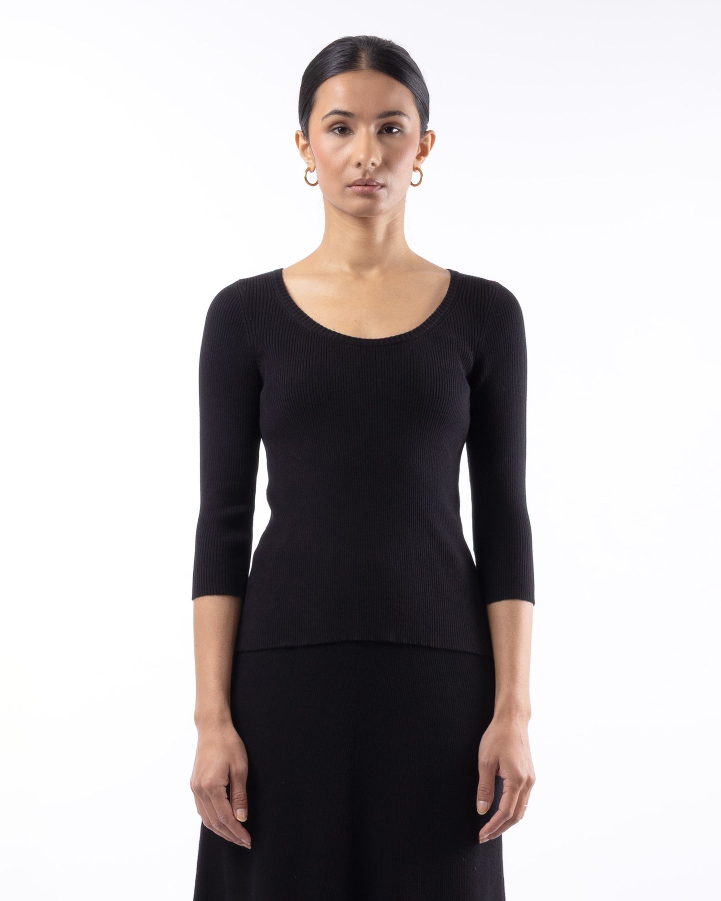 #905 Scoopneck 3/4 sleeve top black organic cotton
