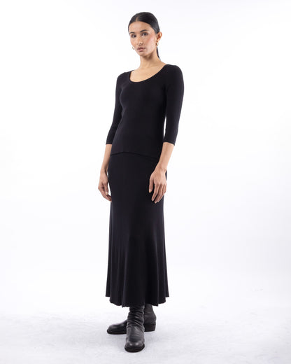 #905 Scoopneck 3/4 sleeve top black organic cotton