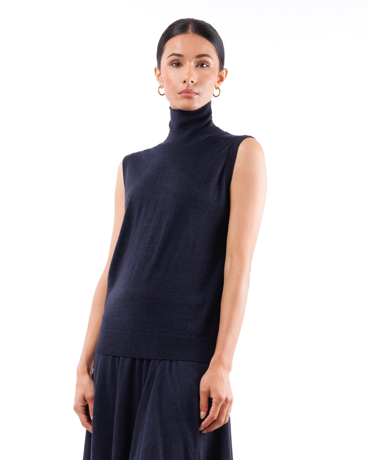 #1051 Sleeveless turtleneck 120's superfine merino