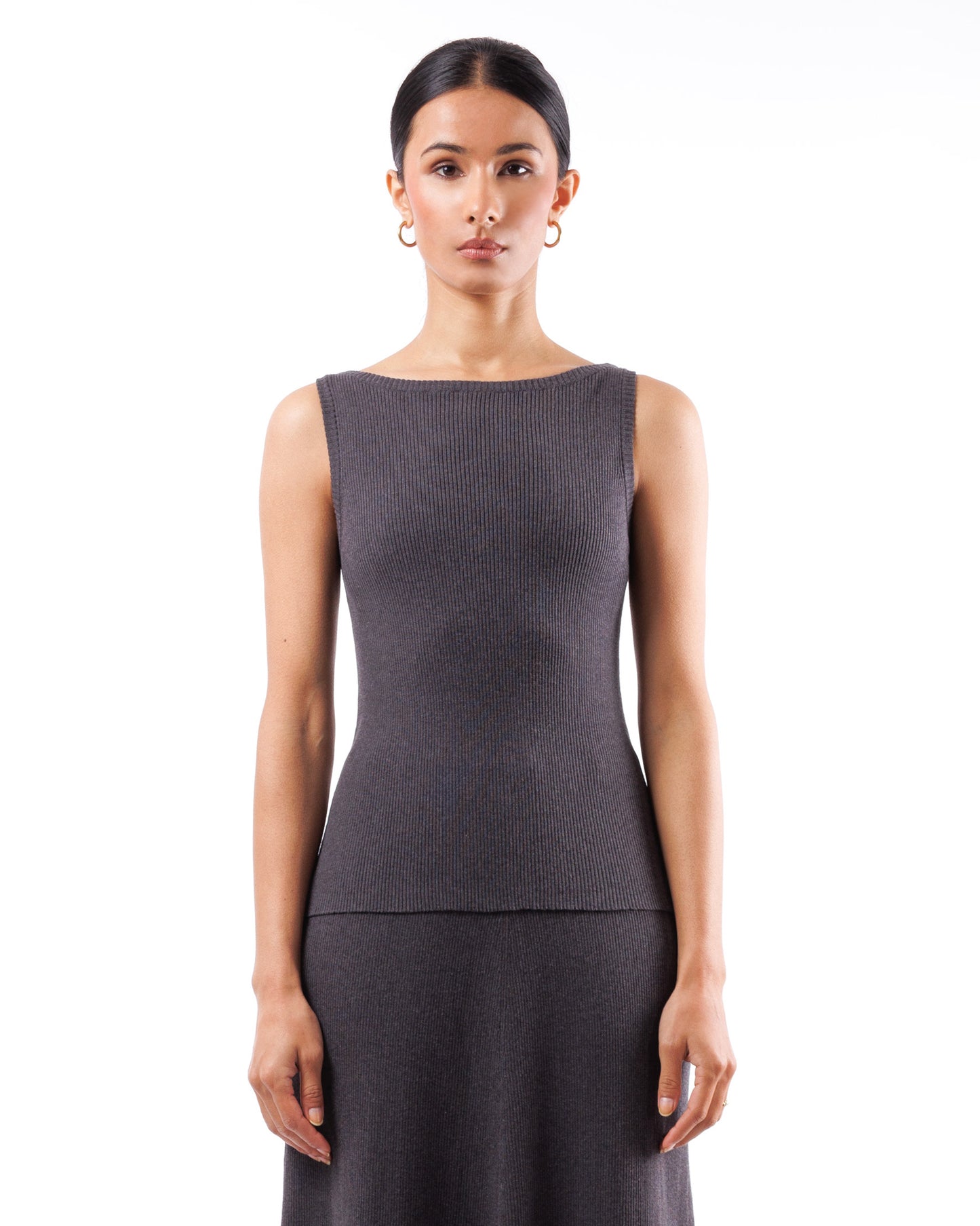 #1068 Sleeveless boatneck top 120's superfine merino