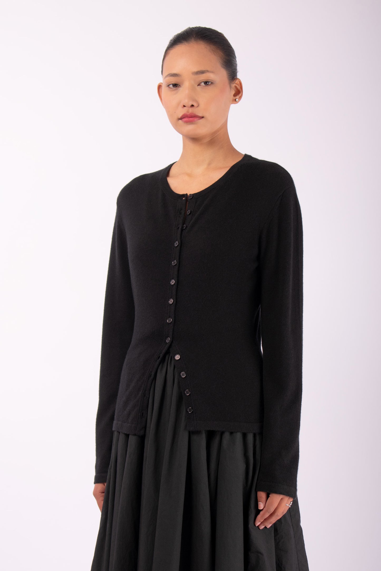 #1401 Fitted Cardigan in Superfine Merino and Cashmere- Black — Lars Andersson, view 2