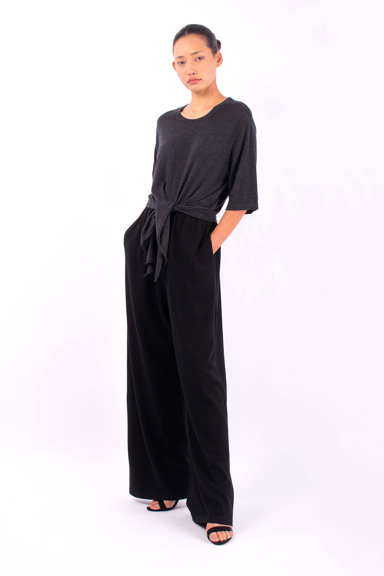 #1410 Oversize Short Sleeve Top With Tie Front in Superfine Merino- Graphite — Lars Andersson, view 5