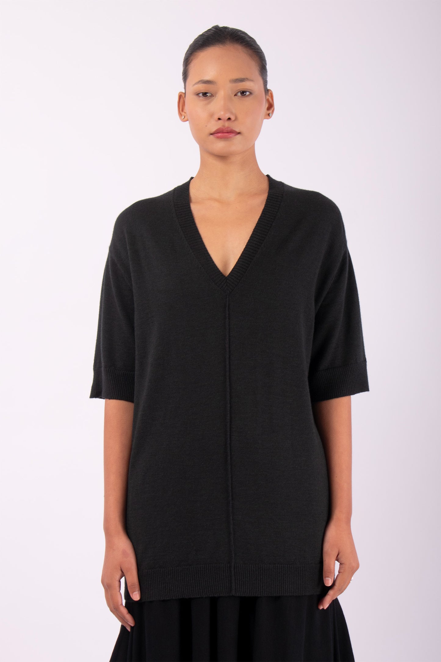 #1417 V-Neck Tunic in Superfine Merino and Cashmere- Black Forest — Lars Andersson hand-loomed knitwear