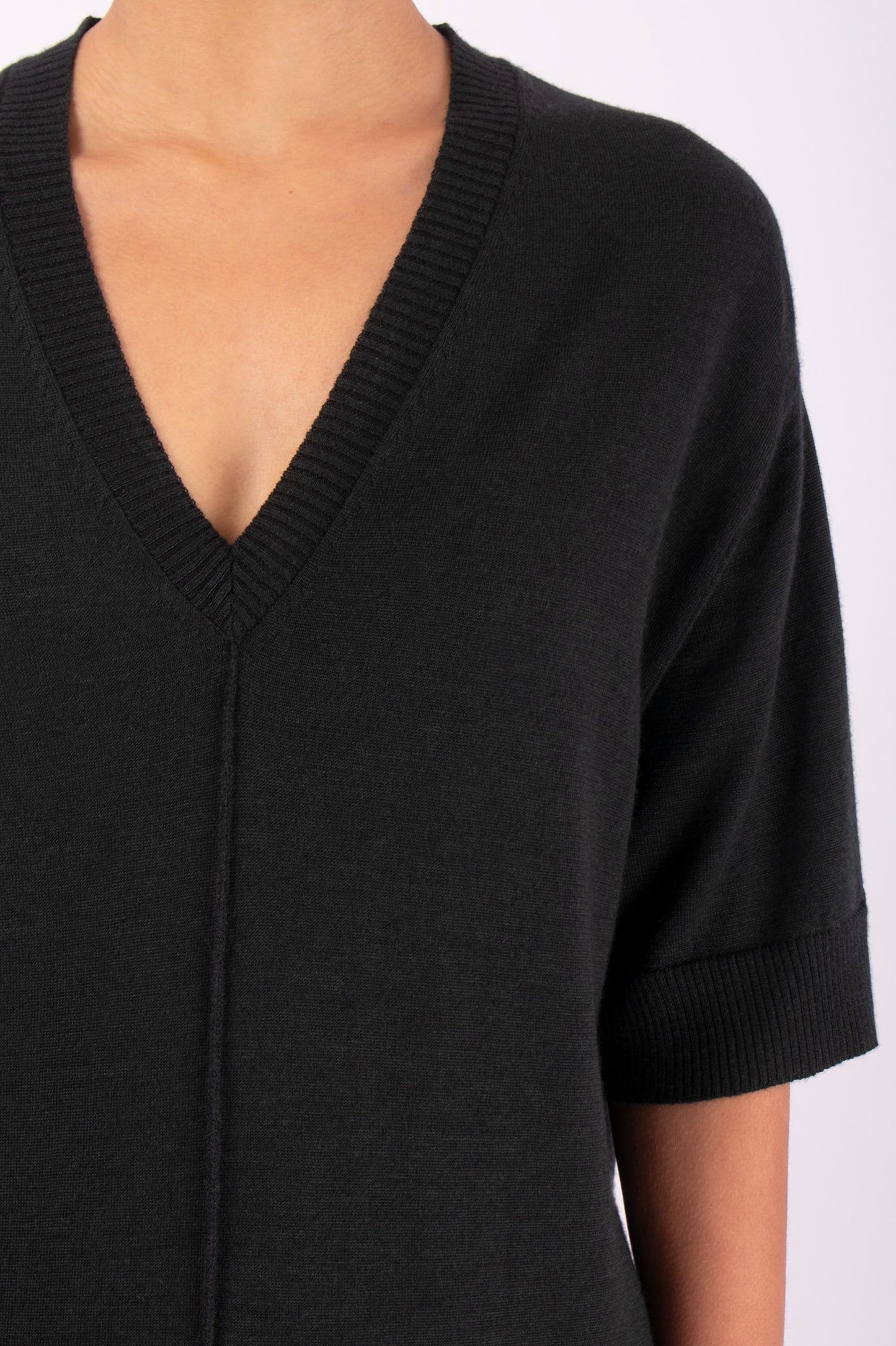 #1417 V-Neck Tunic in Superfine Merino and Cashmere- Black Forest — Lars Andersson, view 4