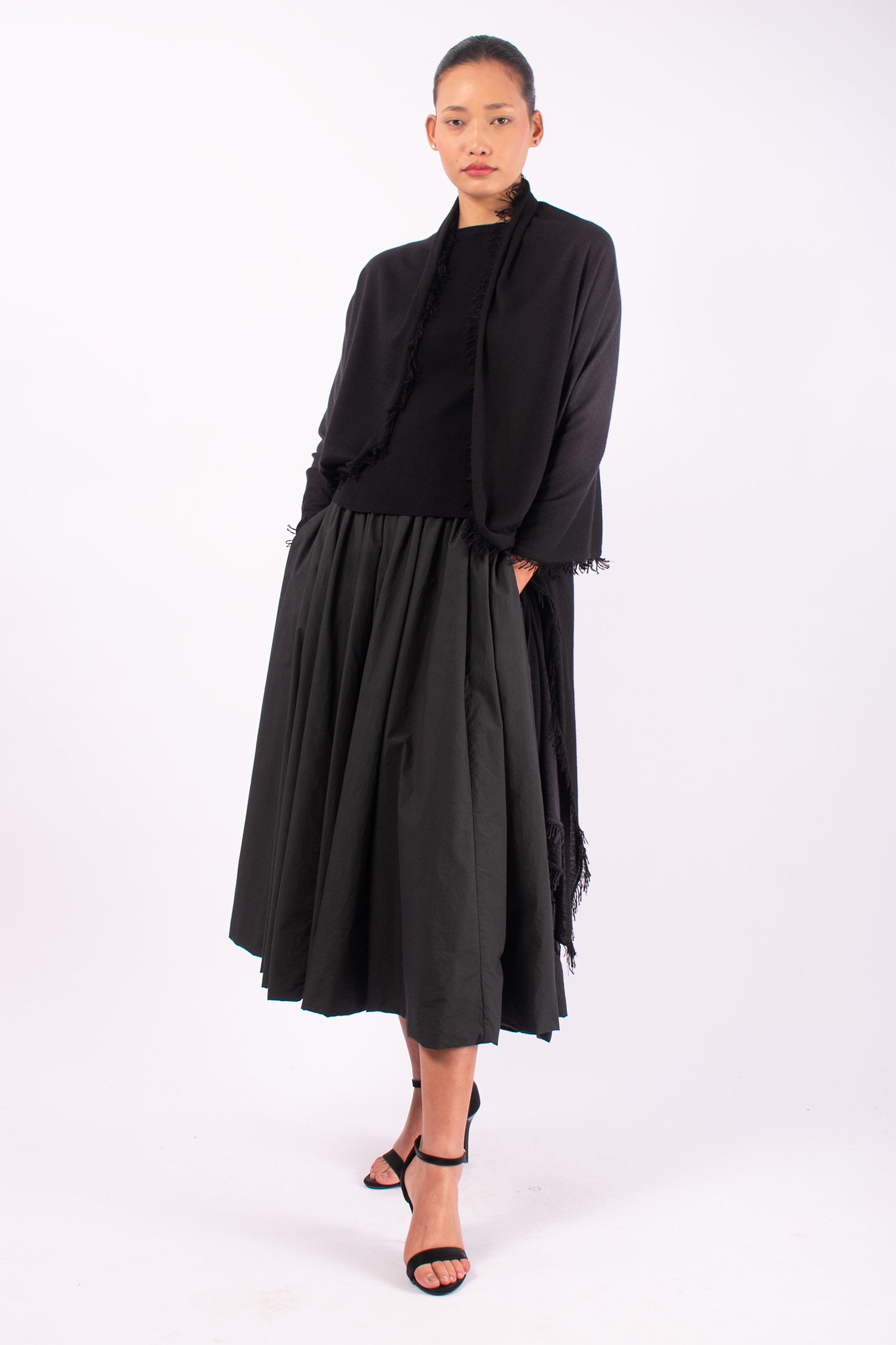 #1426 Shawl in Cashmere- Charcoal Ombre — Lars Andersson hand-loomed knitwear