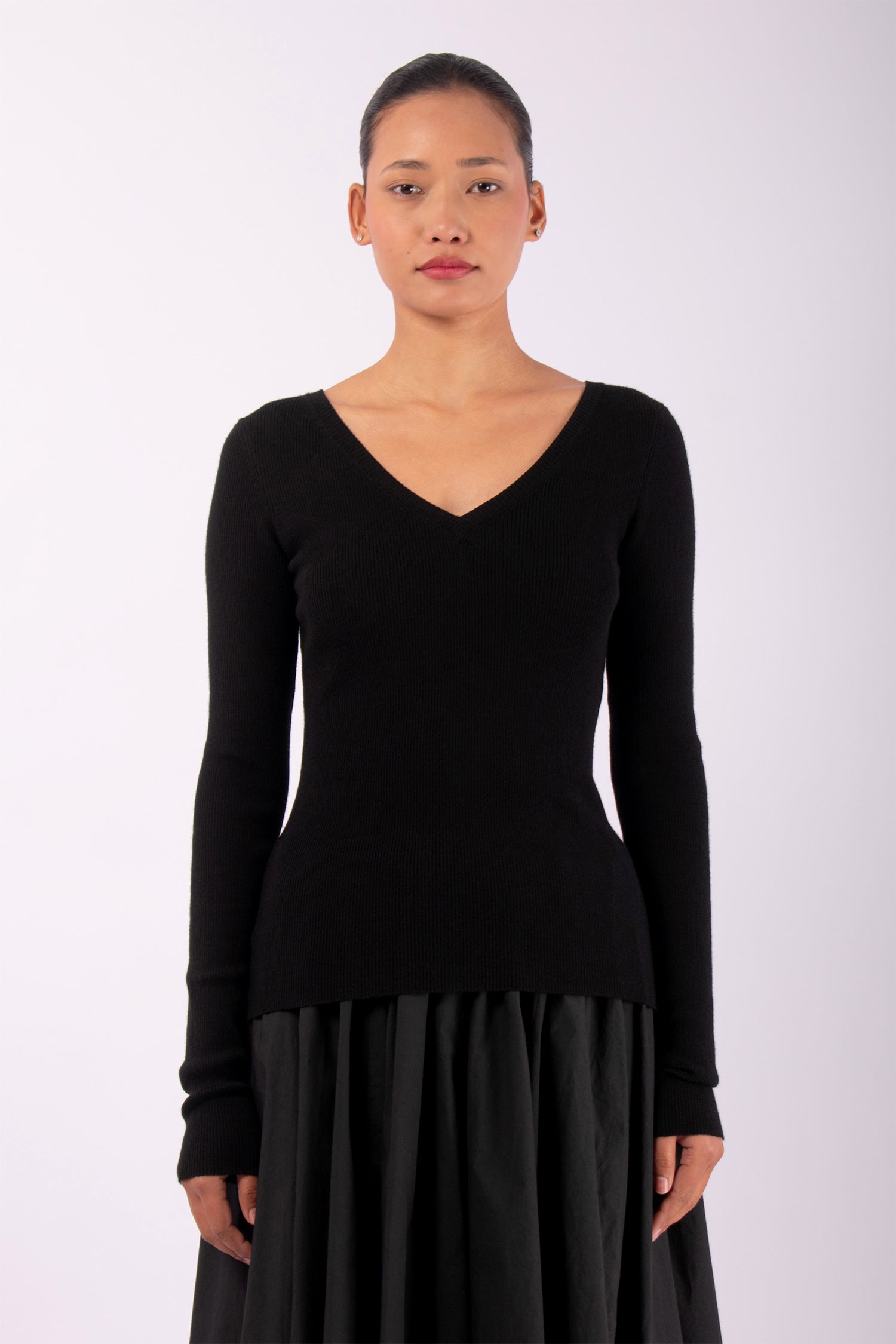 #1434 Long Sleeve Deep V-Neck in Superfine Merino- Black — Lars Andersson hand-loomed knitwear
