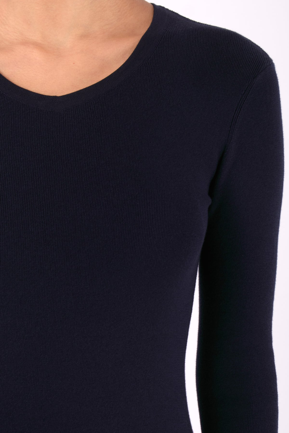 #1471 Long Sleeve High V-neck in Organic Cotton- Blue Carlo — Lars Andersson, view 4