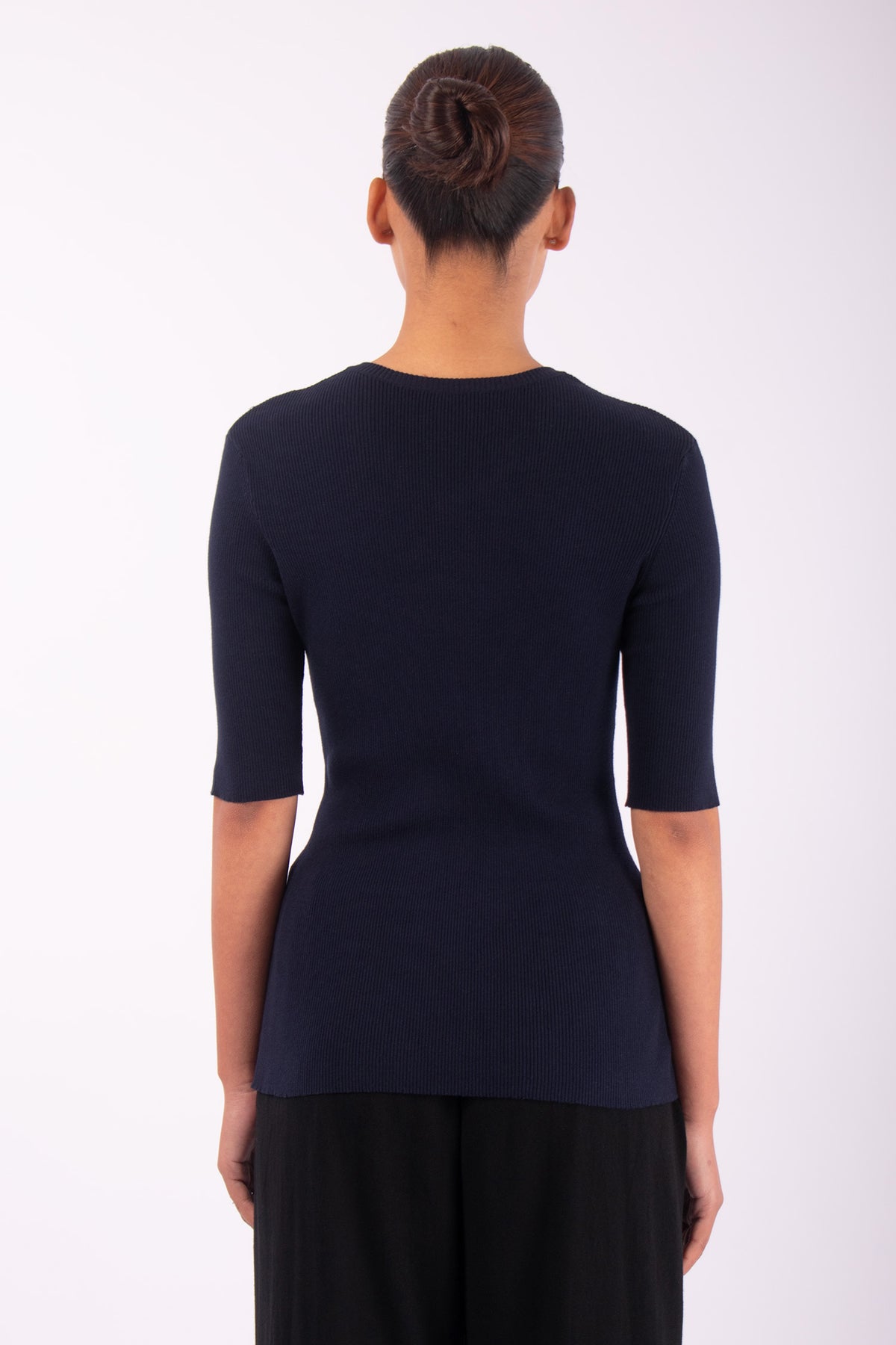 #1473 Short Sleeve High V-Neck in Organic Cotton- Blue Carlo — Lars Andersson, view 3