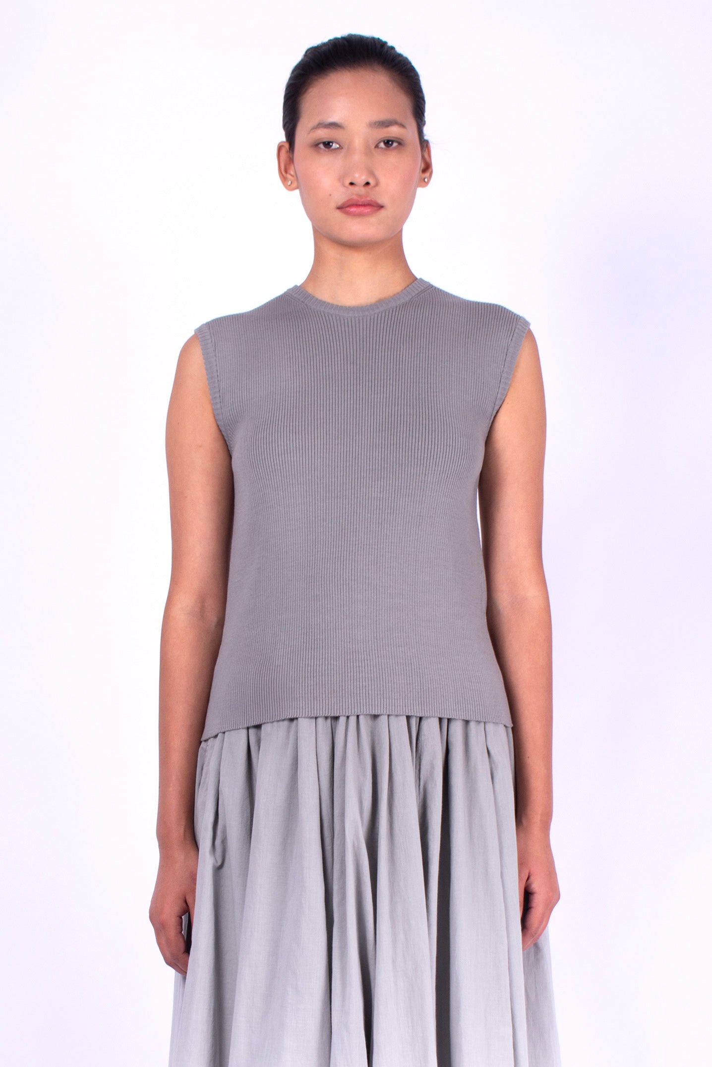 #1004 Cropped Muscle Tank 2x1 Rib In Organic Cotton- Cement — Lars Andersson hand-loomed knitwear