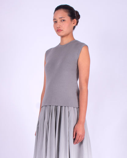 #1004 Cropped muscle tank 2x1 rib in organic cotton
