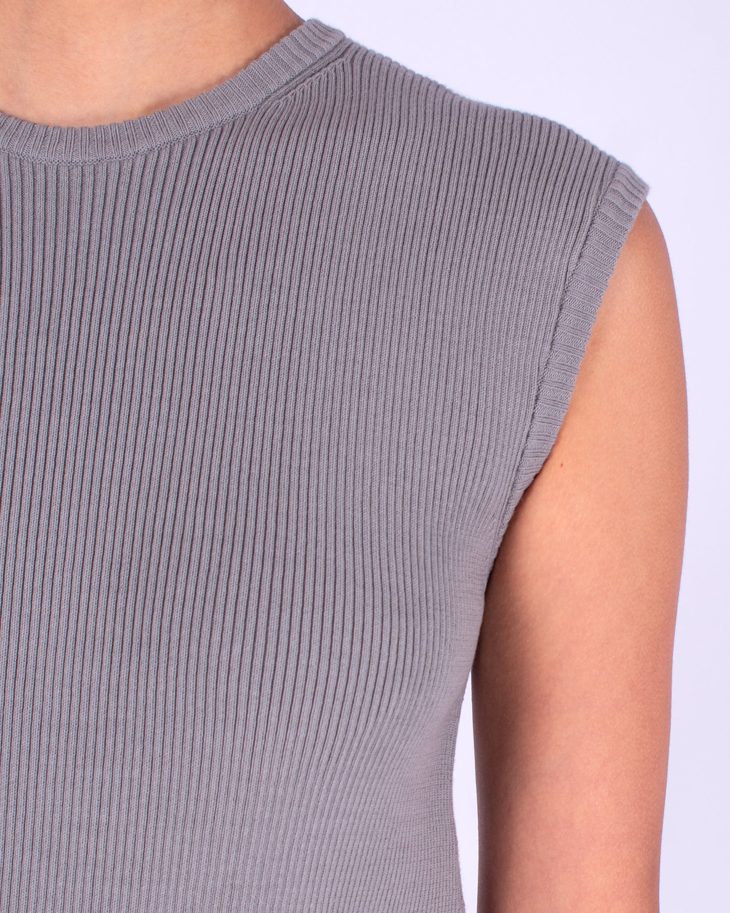 #1004 Cropped muscle tank 2x1 rib in organic cotton