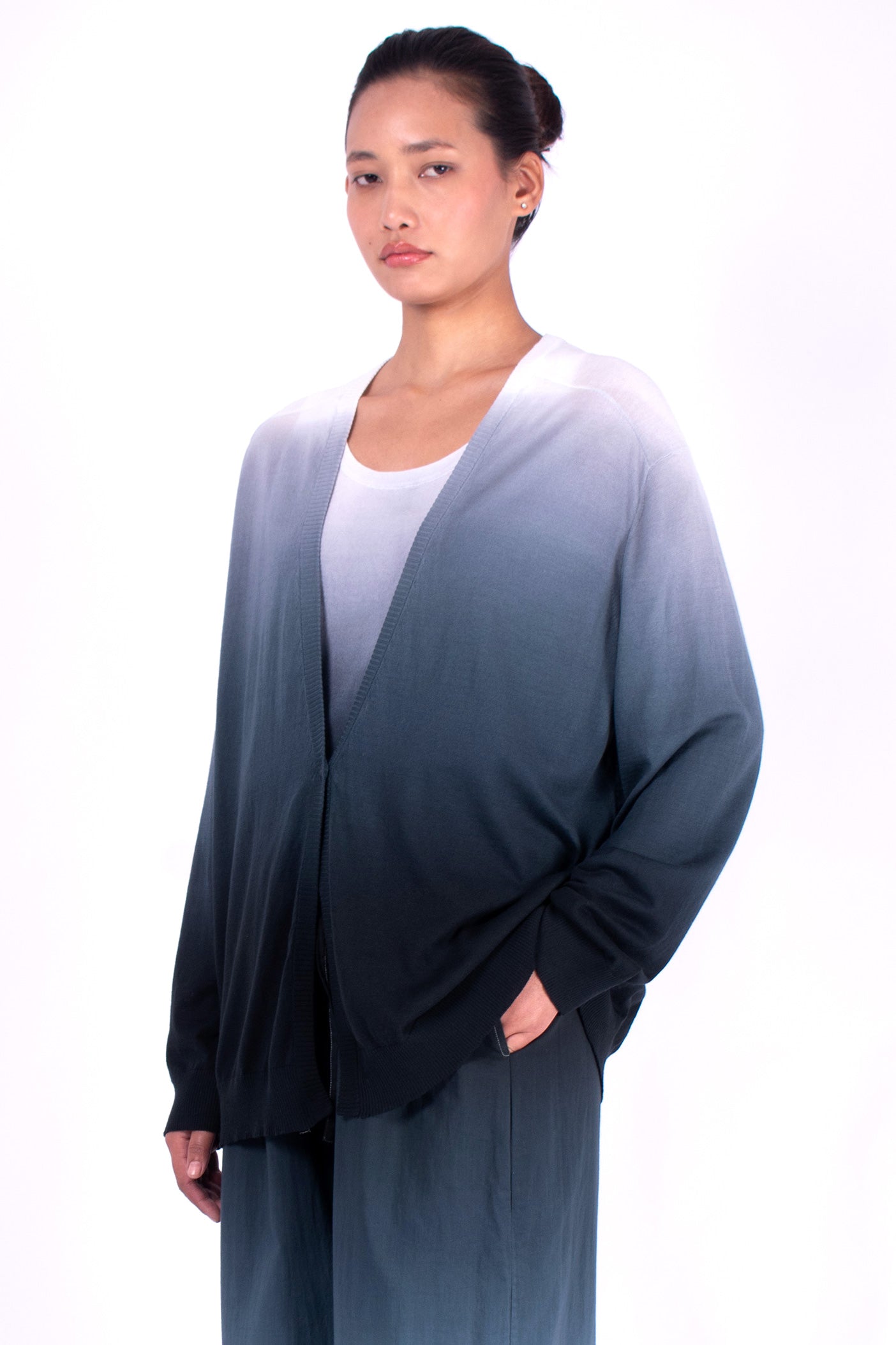#1205 Oversized V-neck Cardigan In Organic Cotton- Black Ombre — Lars Andersson, view 2