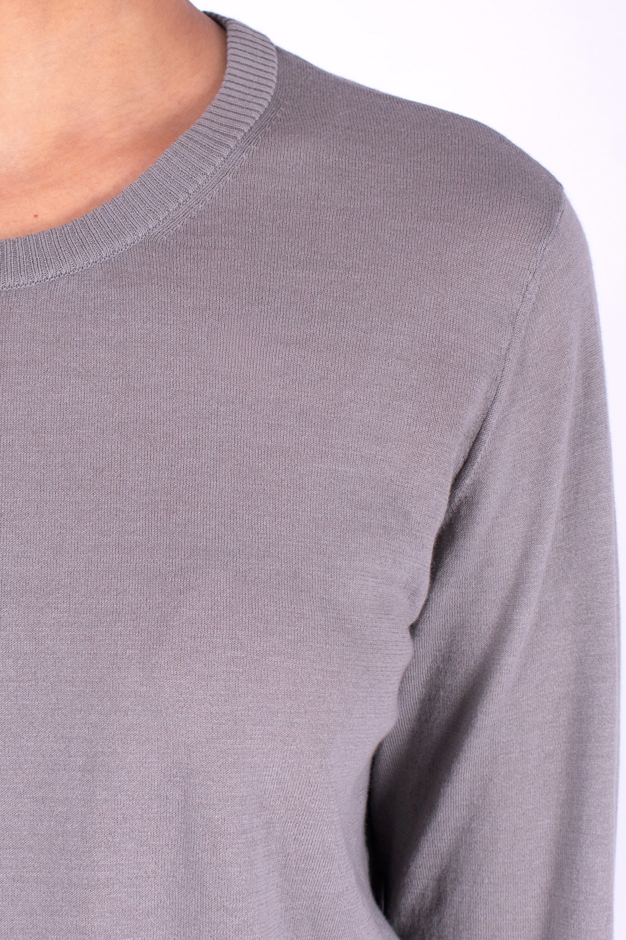 #1350 Cropped crewneck sweater in organic cotton