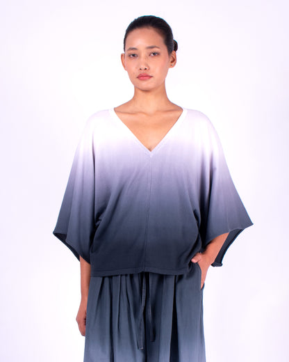 #903 V-neck wing sleeve top in organic cotton