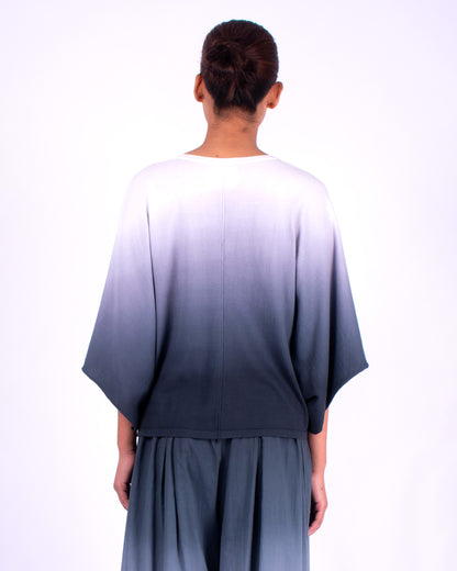 #903 V-neck wing sleeve top in organic cotton