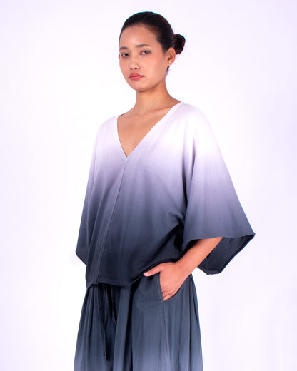 #903 V-neck wing sleeve top in organic cotton
