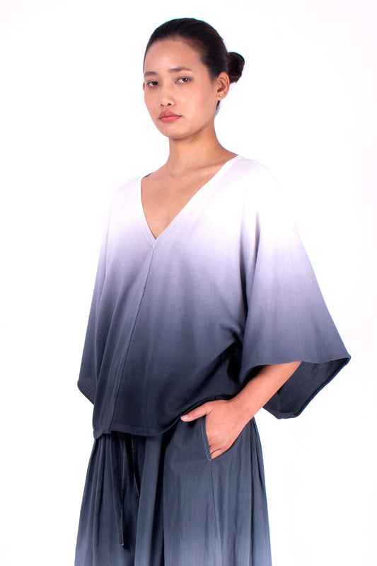 #903 V-neck wing sleeve top in organic cotton
