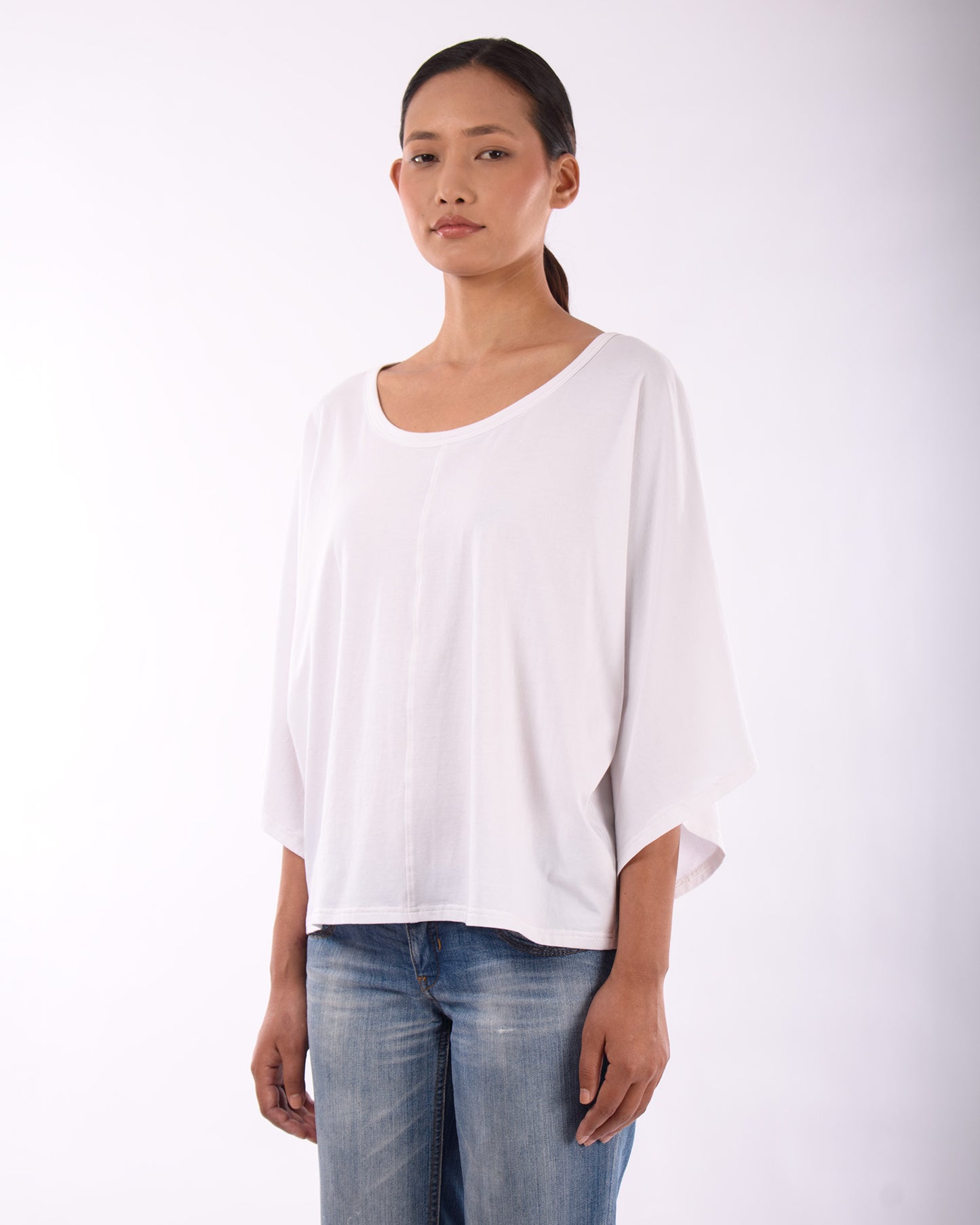 #CS004 Scoop-neck wing sleeve top in organic cotton jersey